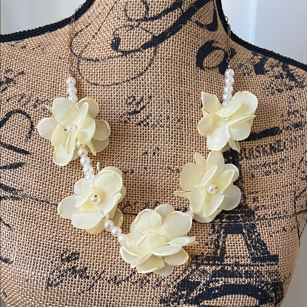 Cato Butter Floral and Faux Pearl  Necklace W/Matching Earrings